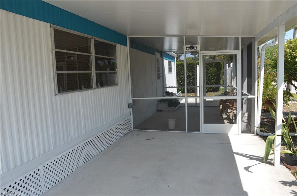 MOORHEAD MANOR - Residential