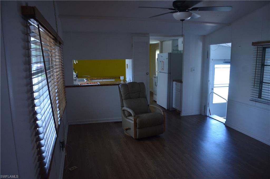 MOORHEAD MANOR - Residential