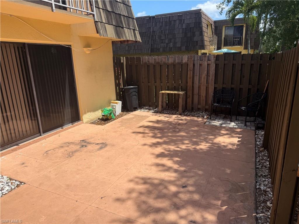 PARKWOODS TOWNHOUSE COMMUNITY - Residential Lease