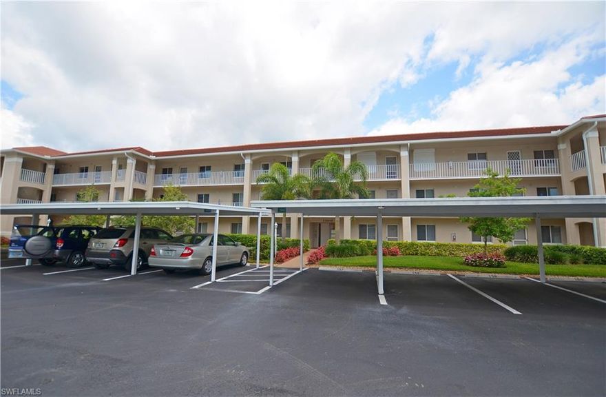 Large condo with vaulted ceiling and full golf! This move in ready condo has fresh paint updated kitchen with granite and great bisque matching higher end appliances and a new AC. Lots of storage in this kitchen. The great  room has custom lights over the dining table and some high end furnishings. Be sure to compare the size, this is an over sized unit with high ceilings, rare.  The view is fantastic, you get golf course  view as well as water view. This location you can walk to the club house for dinner or watch football and have a drink. Gated community is well manicured,  very active. The fee's are low for what you get. The fee's for this unit include High Speed Internet, CenturyLink cable , insurance, pest control, water, sewer and located in a gated Golf community. Just pay your electric ! This unit includes full golf which means you can golf year round.  Your visiting friends and family will love it. Enjoy the new gym that is  large , clean and not crowded. 
Chatham sq is located inside Glen Eagle. Your pool is close by or go to the club house which also has a pool and tennis . Just minutes to Old Naples and the Beach . Fantastic,  quiet location!. Small pet OK 30 lbs