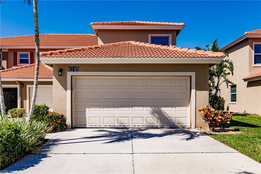 HUNTINGTON LAKES - Residential