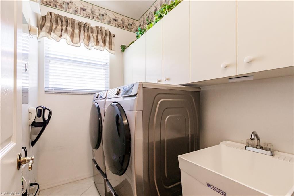 HUNTINGTON LAKES - Residential