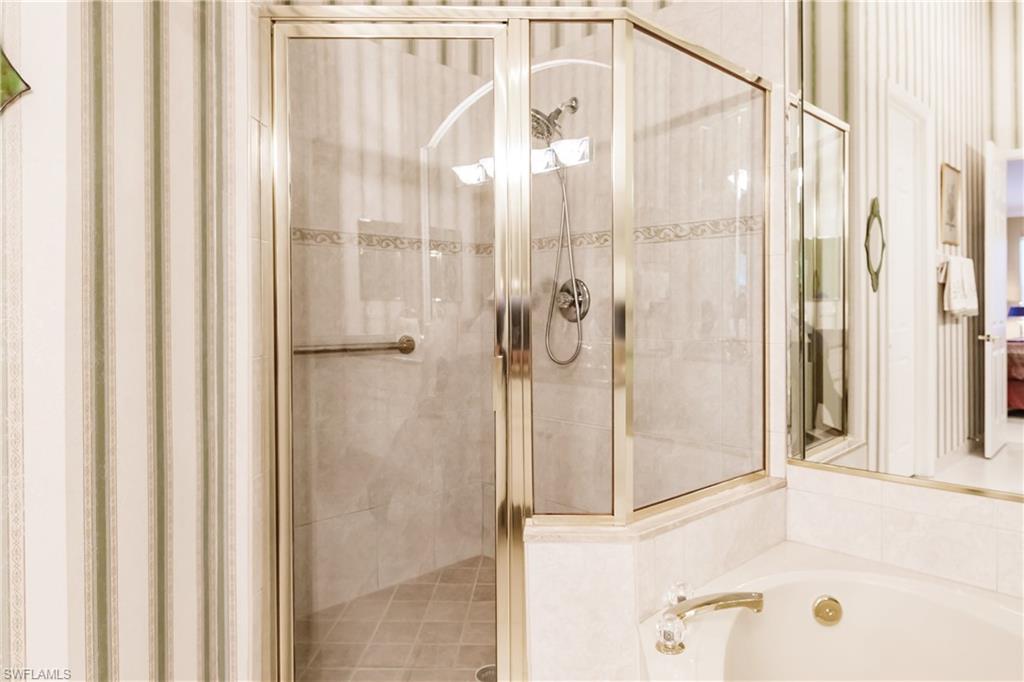 HUNTINGTON LAKES - Residential