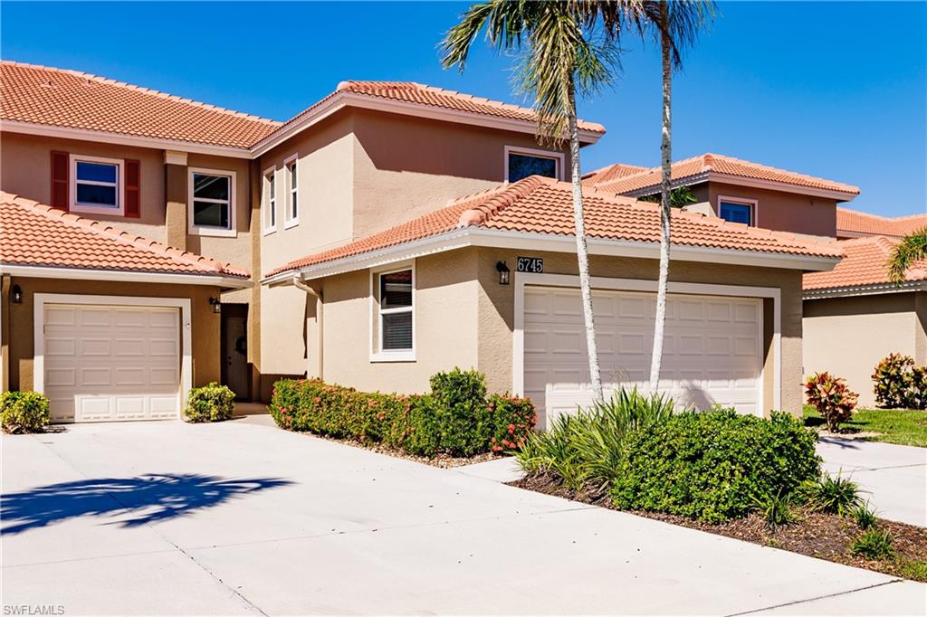 HUNTINGTON LAKES - Residential