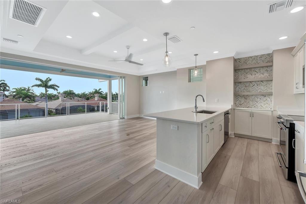 CAPE HARBOUR - Residential