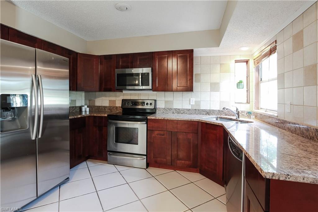 SAN CARLOS PARK - Residential