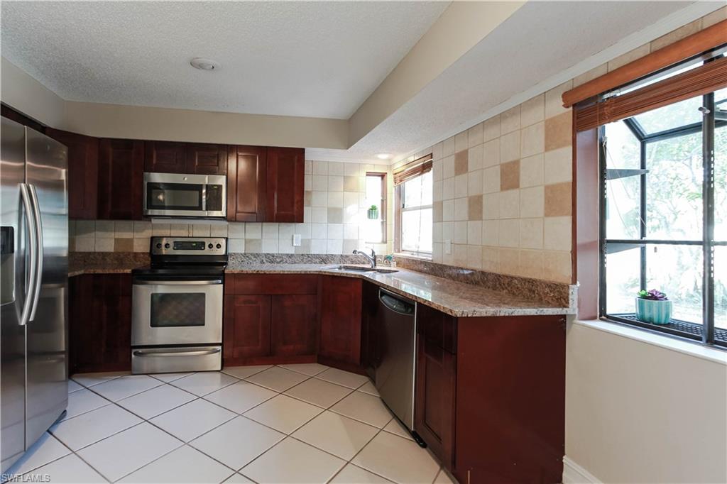 SAN CARLOS PARK - Residential