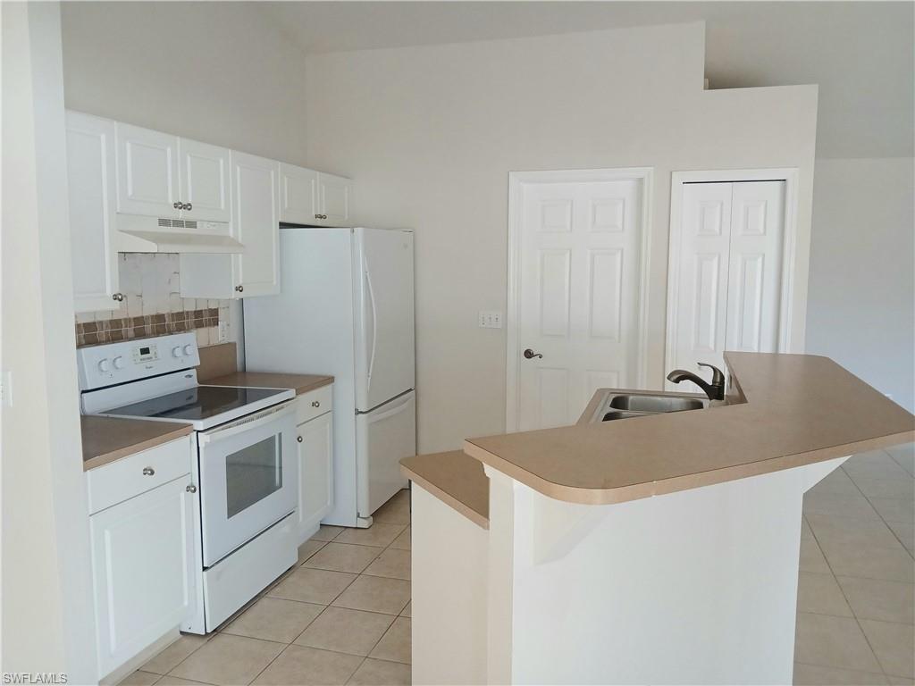CAPE CORAL - Residential Lease