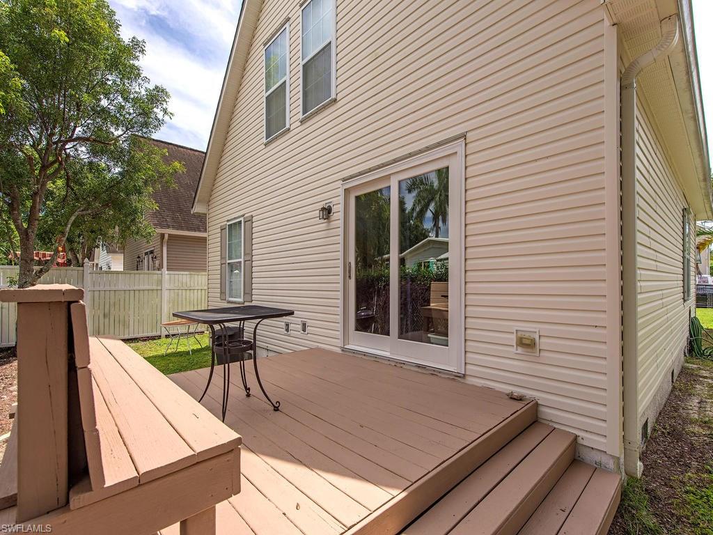 LEAWOOD LAKES - Residential