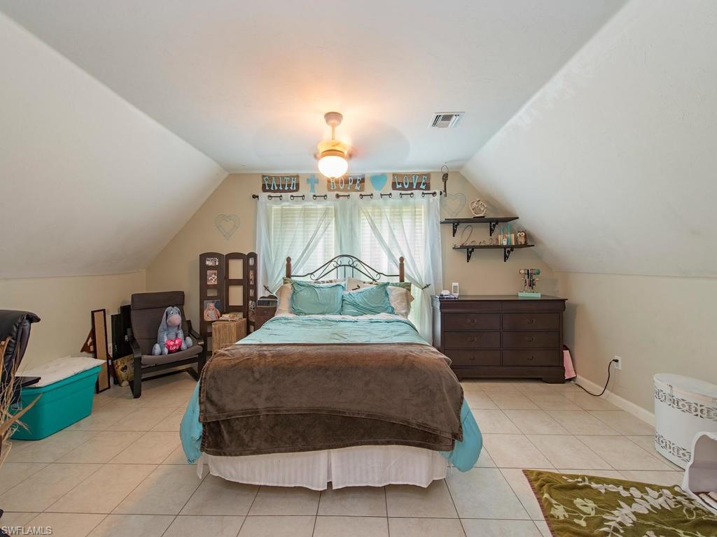 LEAWOOD LAKES - Residential