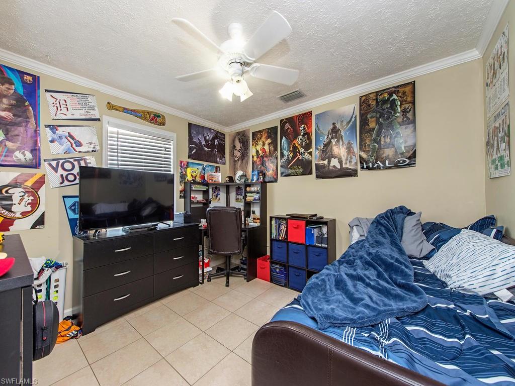 LEAWOOD LAKES - Residential