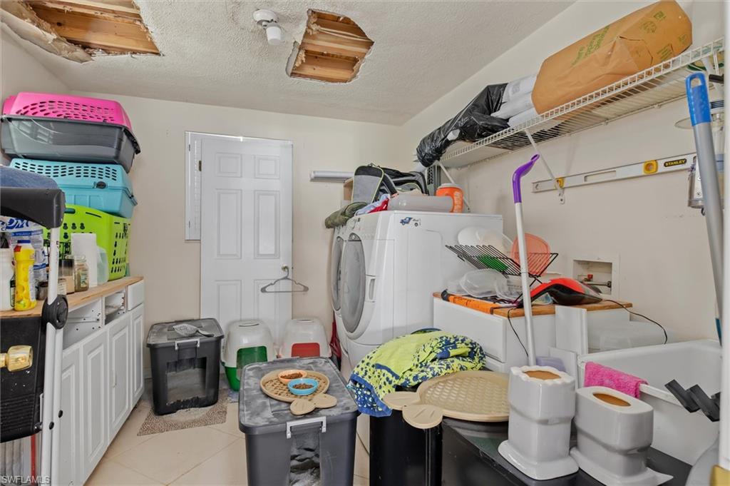 TWIN PALM ESTATES - Residential