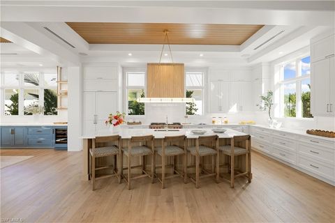 575 13th AVE S NAPLES FL 34102