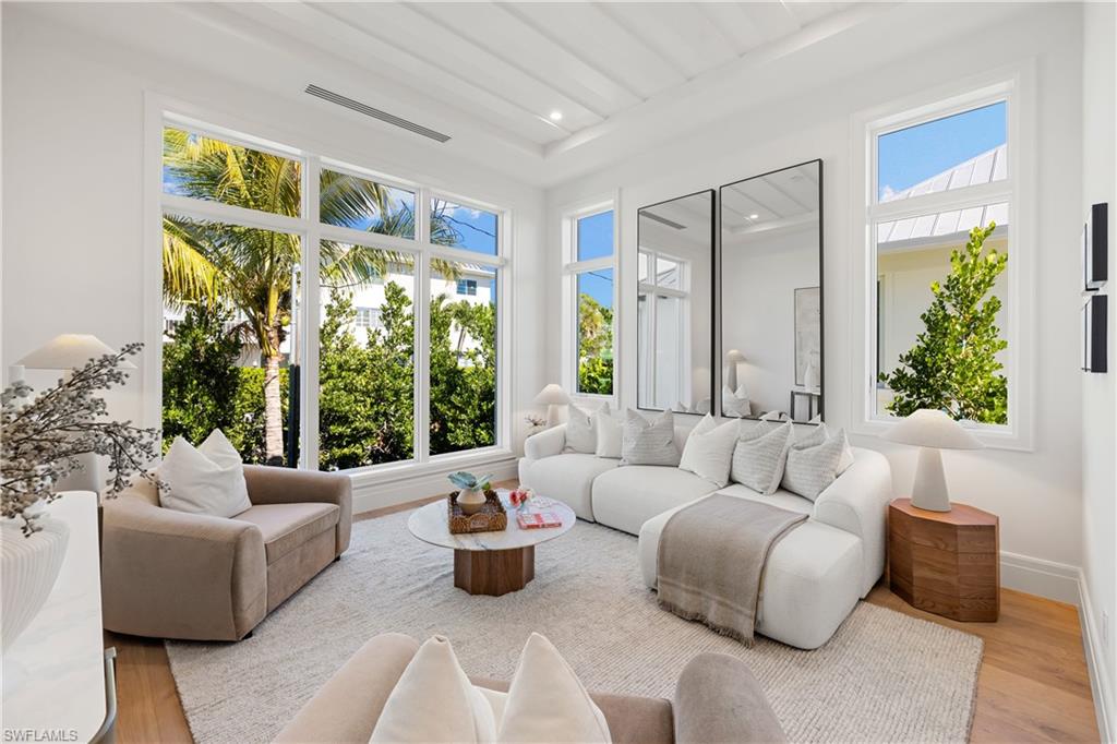 OLDE NAPLES - Residential