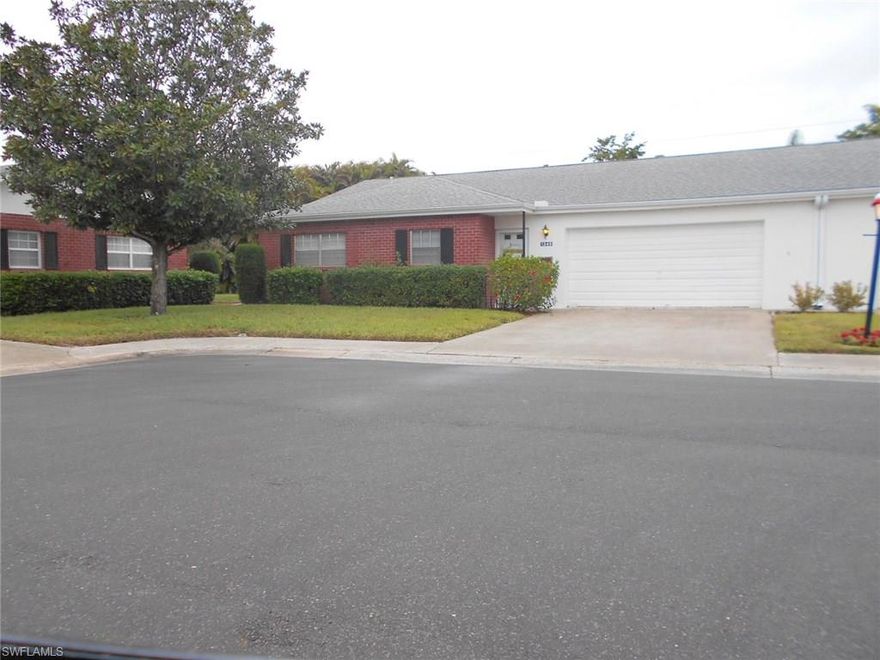 A very nice 3 bd 2.1/5 ba, 2 car garage on a cul-de-sac in a 55+ community. Pet limits of 1 indoor cat. Many amenities including clubhouse, pool, shuffleboard, bocce court, cards, crafts, etc.  Walking distance to Myerlee Country Club Golf Course which provide golf and social memberships.  Close to beaches, shopping, restaurants and airport.