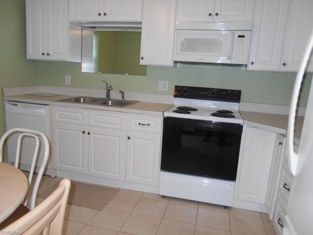 MYERLEE CIRCLE CONDO - Residential