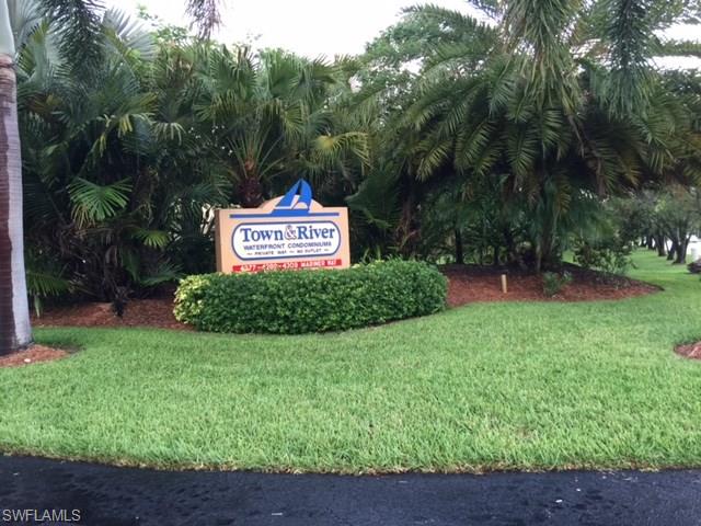 TOWN AND RIVER - Residential