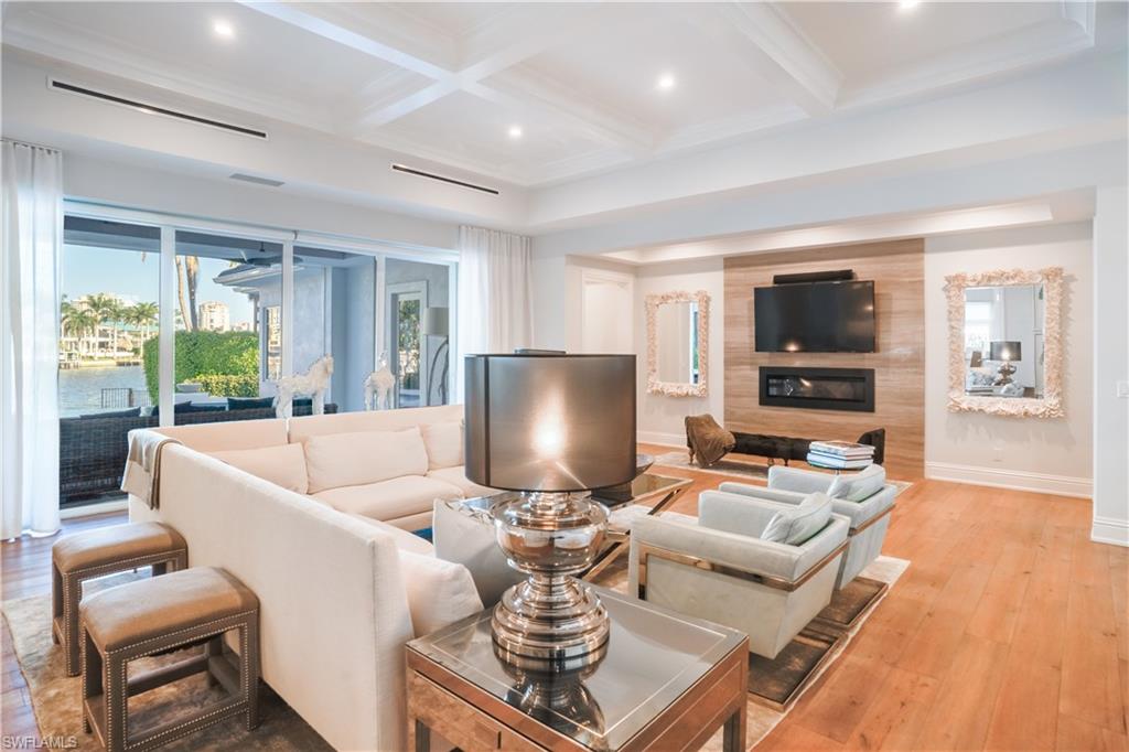 PARK SHORE - Residential