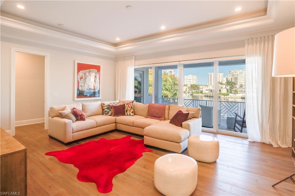 PARK SHORE - Residential