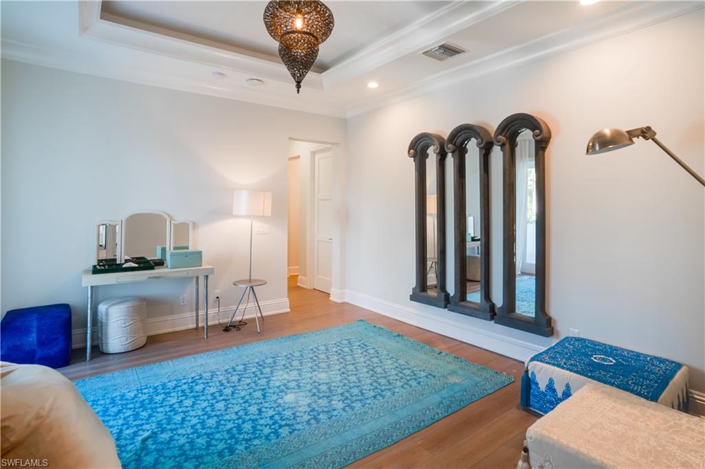 PARK SHORE - Residential