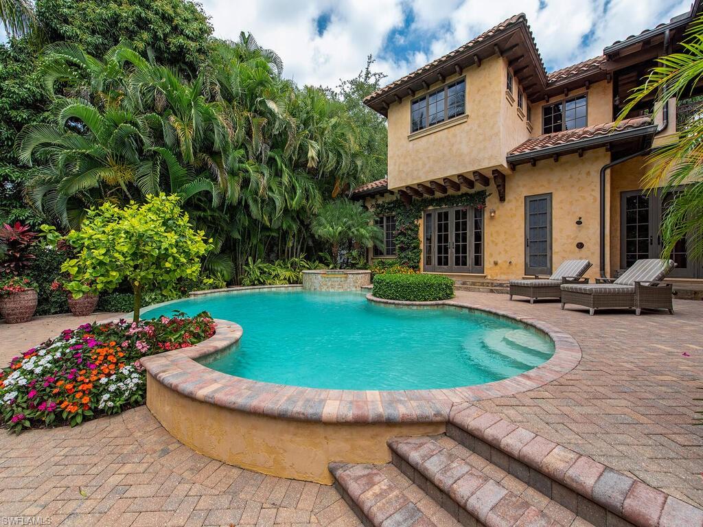 AQUALANE SHORES - Residential