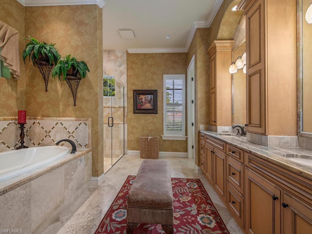 AQUALANE SHORES - Residential