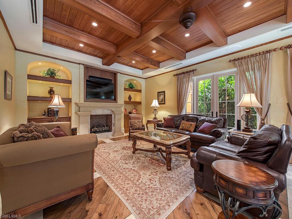 AQUALANE SHORES - Residential