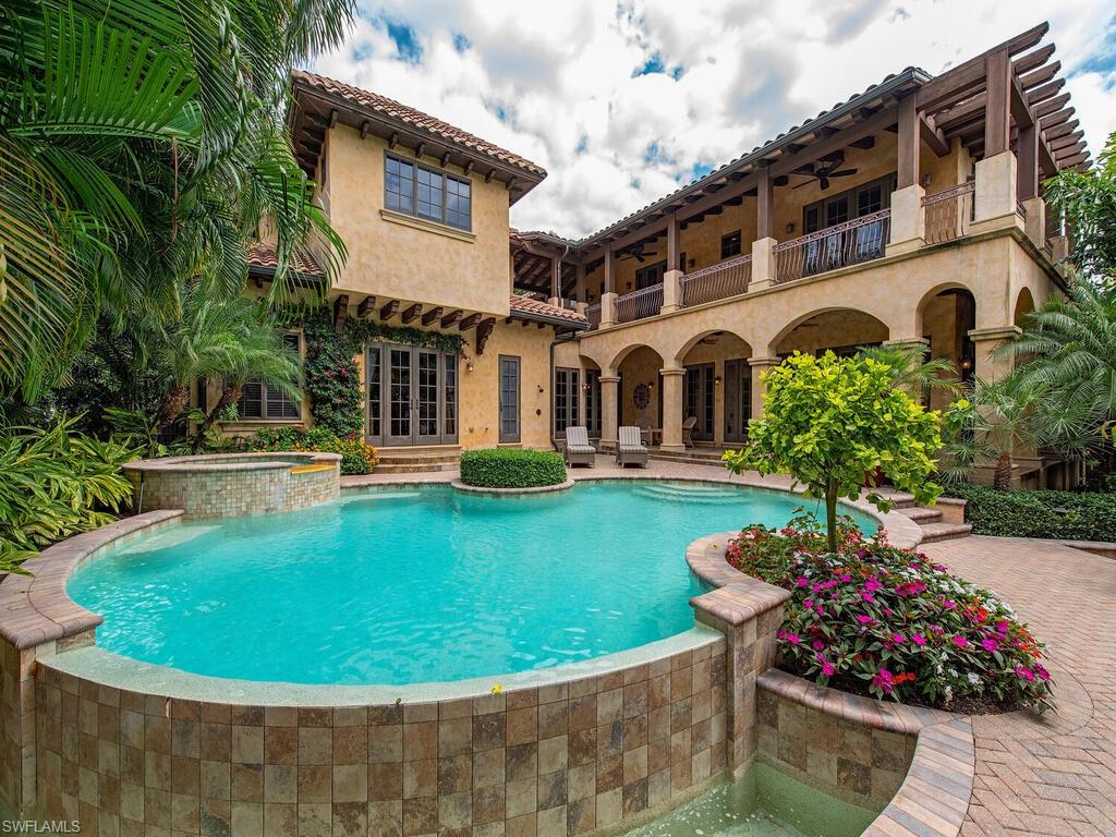 AQUALANE SHORES - Residential