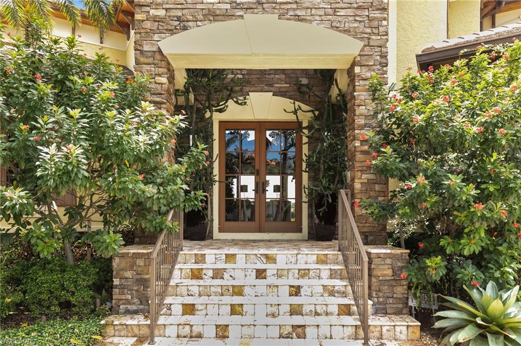 MARCO BEACH - Residential