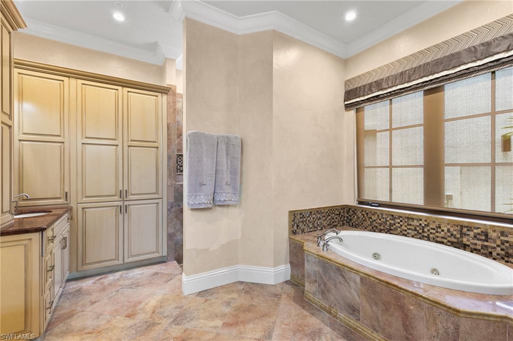 MARCO BEACH - Residential