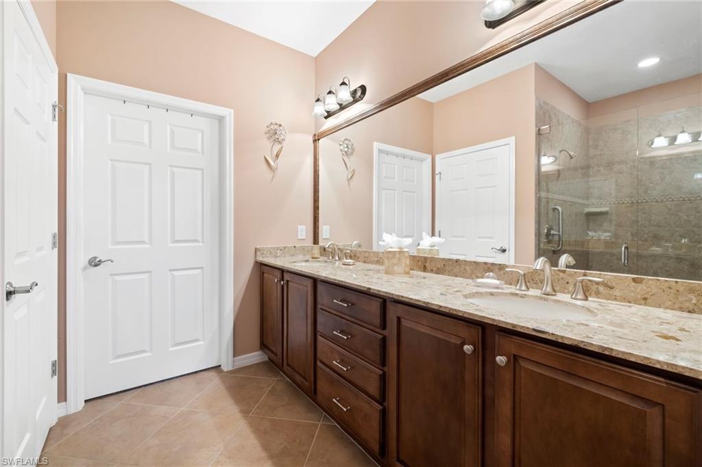 MANCHESTER SQUARE - Residential