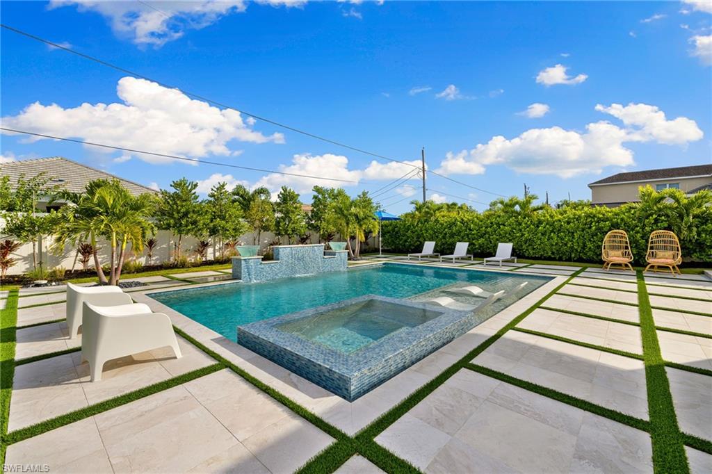 NAPLES PARK - Residential