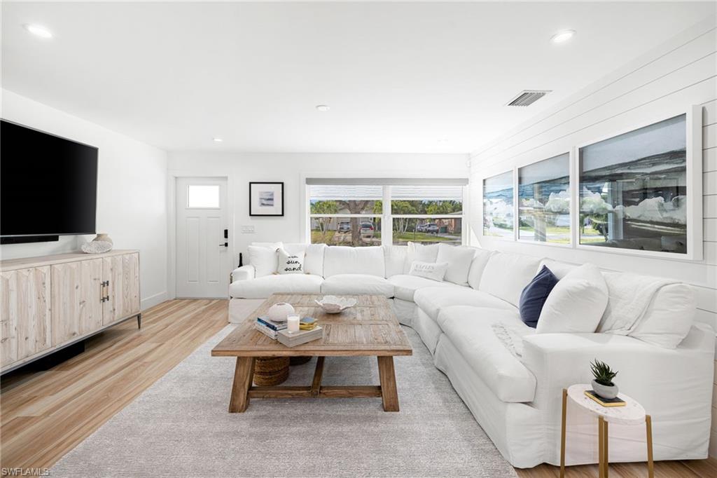 NAPLES PARK - Residential