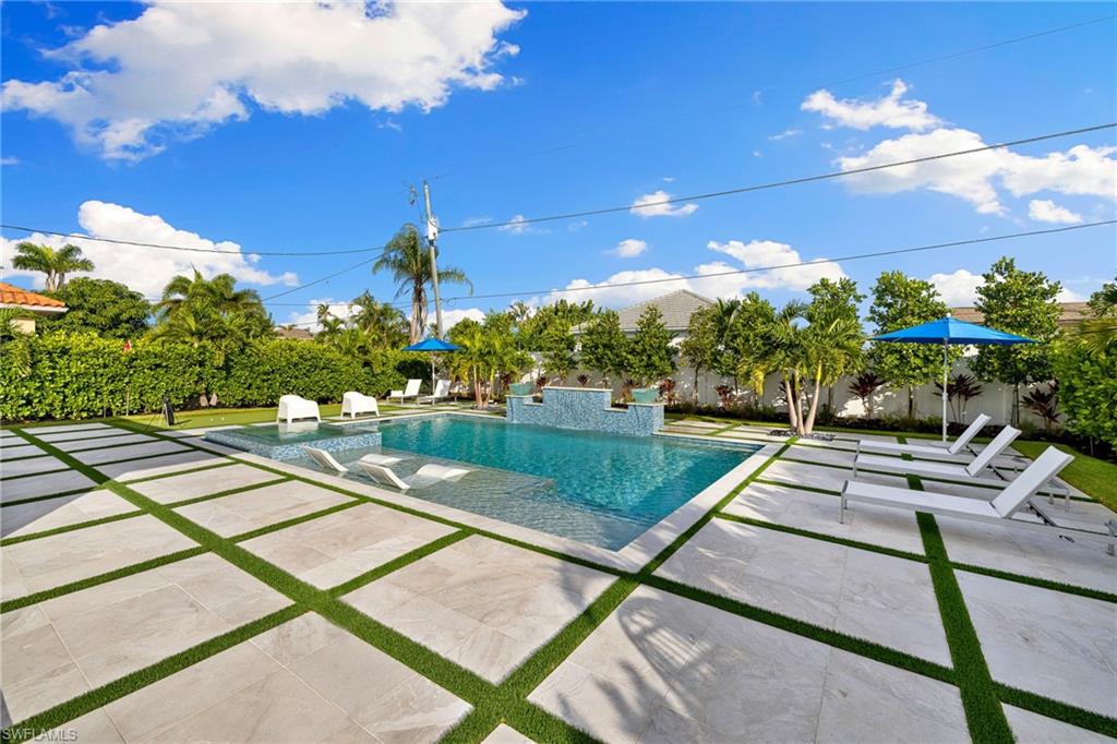 NAPLES PARK - Residential