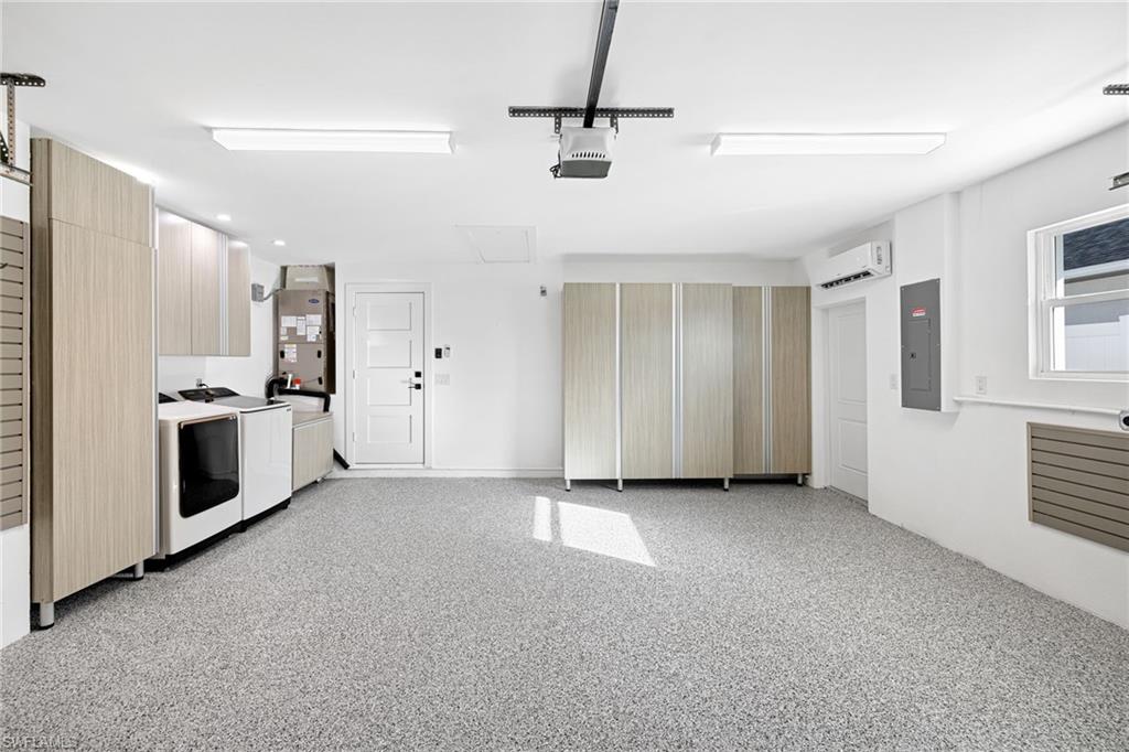 NAPLES PARK - Residential