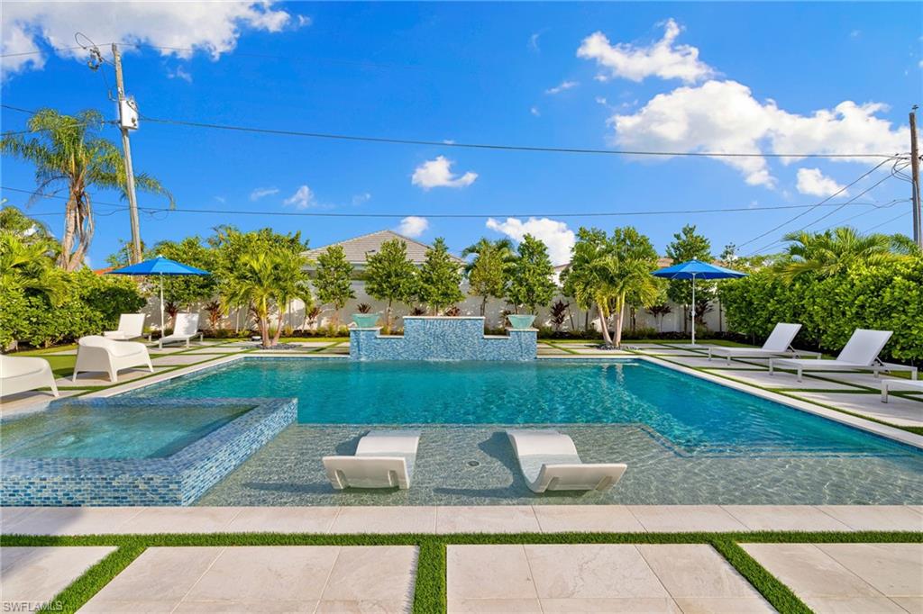 NAPLES PARK - Residential