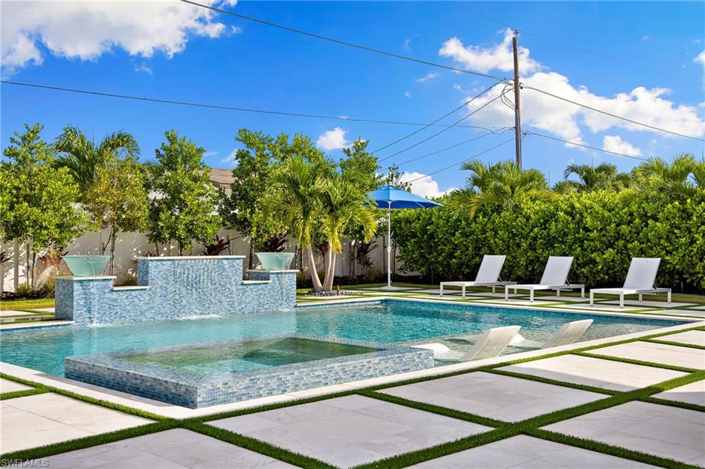 NAPLES PARK - Residential