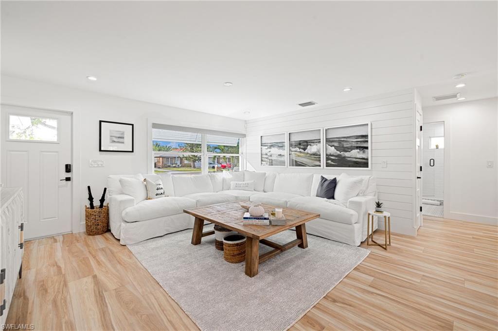 NAPLES PARK - Residential