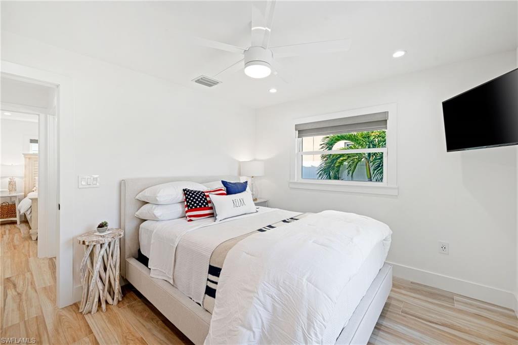 NAPLES PARK - Residential