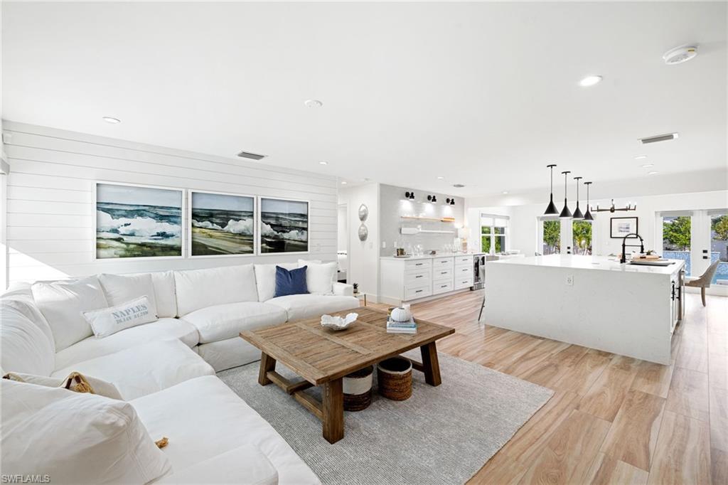 NAPLES PARK - Residential