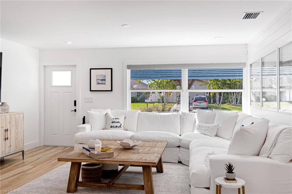 NAPLES PARK - Residential