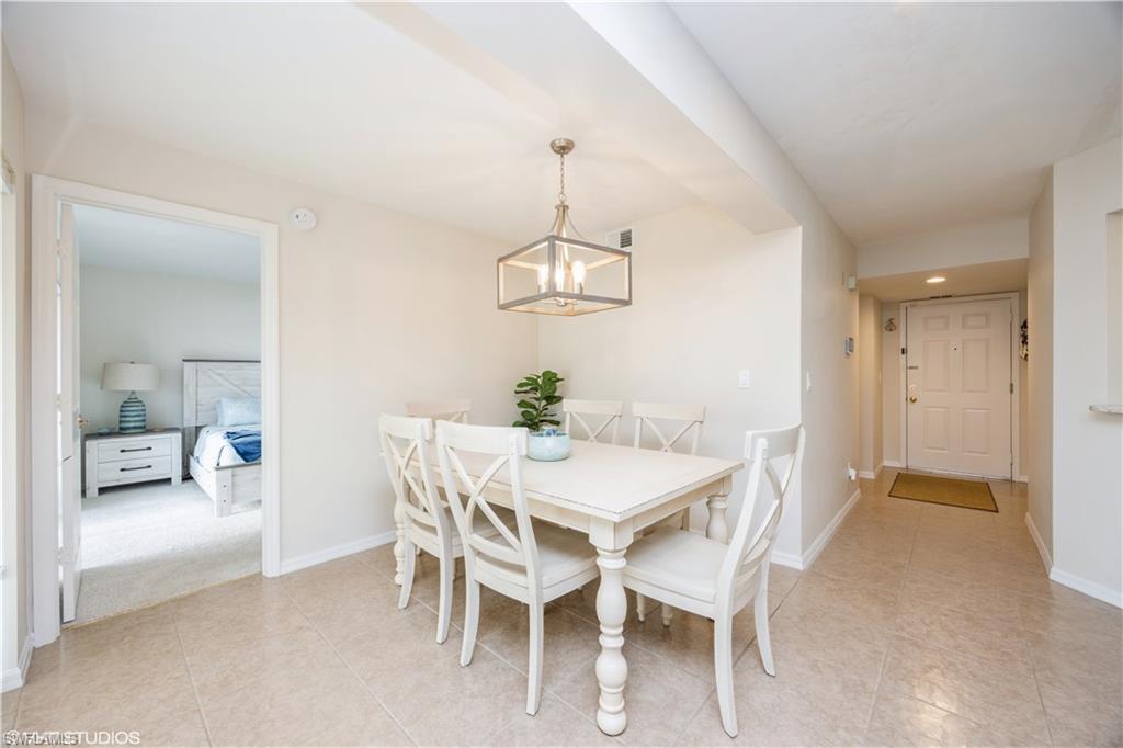 LAKESIDE GARDENS - Residential Lease