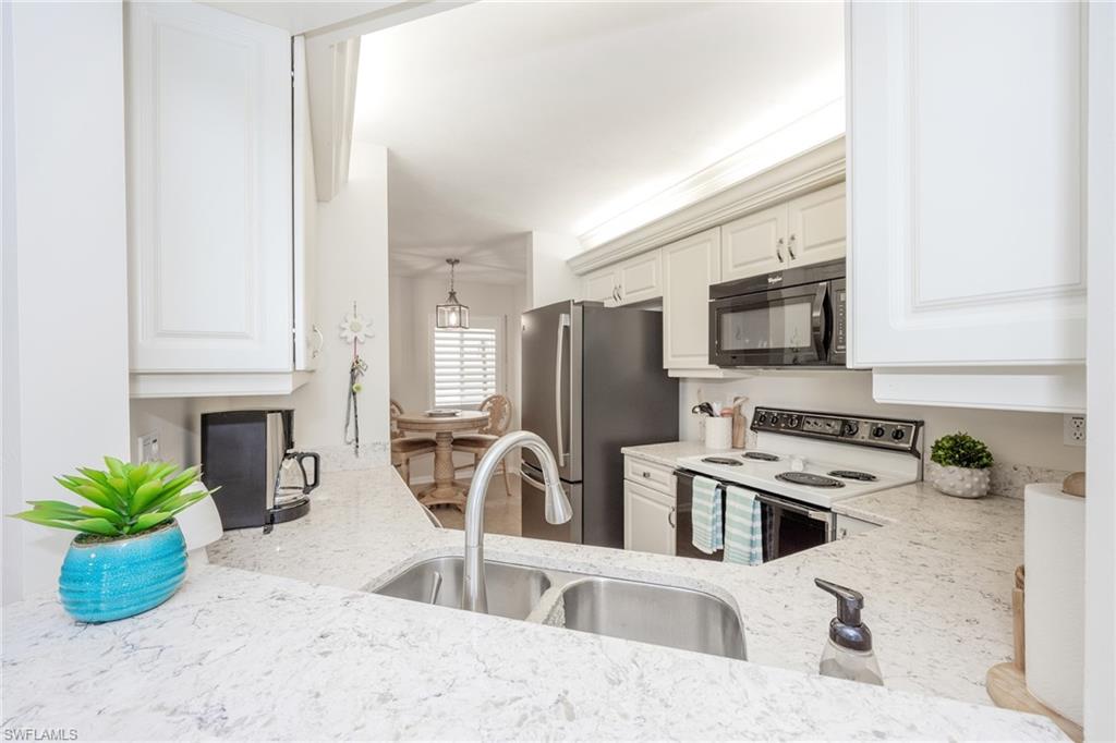 LAKESIDE GARDENS - Residential Lease