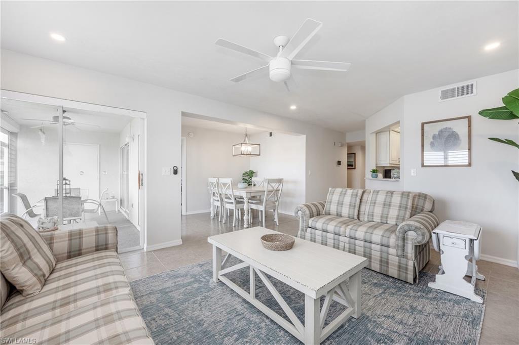 LAKESIDE GARDENS - Residential Lease