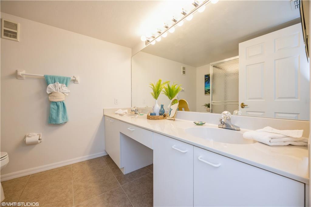 LAKESIDE GARDENS - Residential Lease