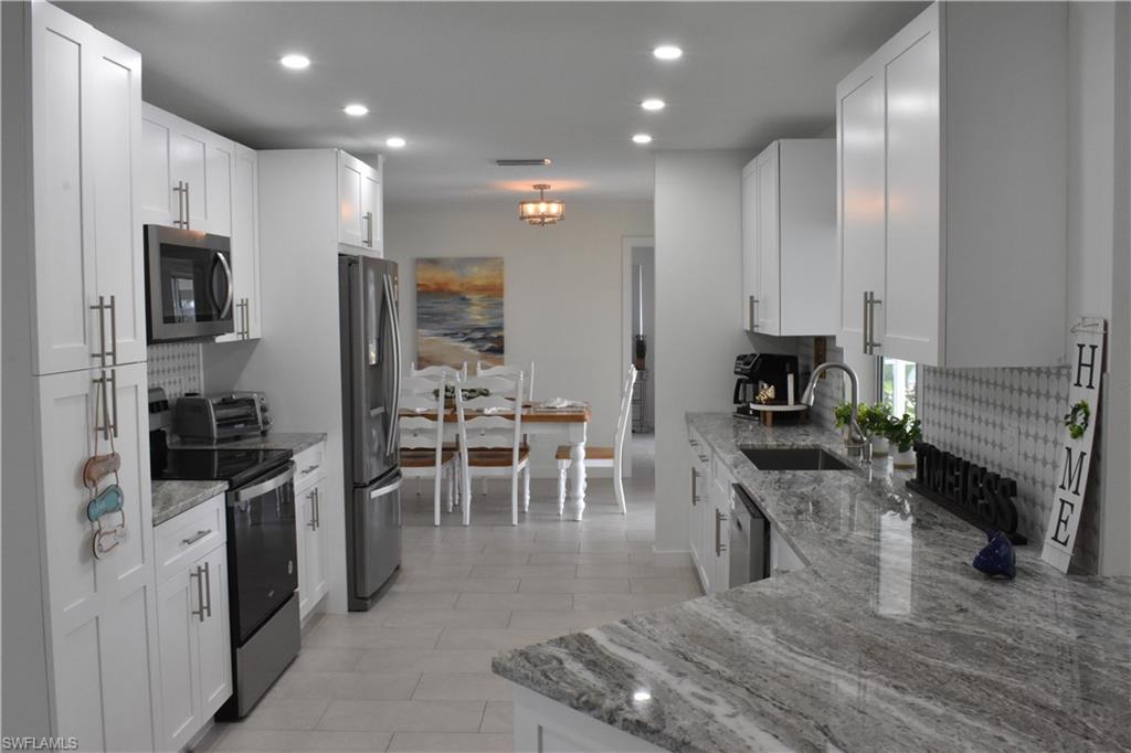 CAPE CORAL - Residential Lease