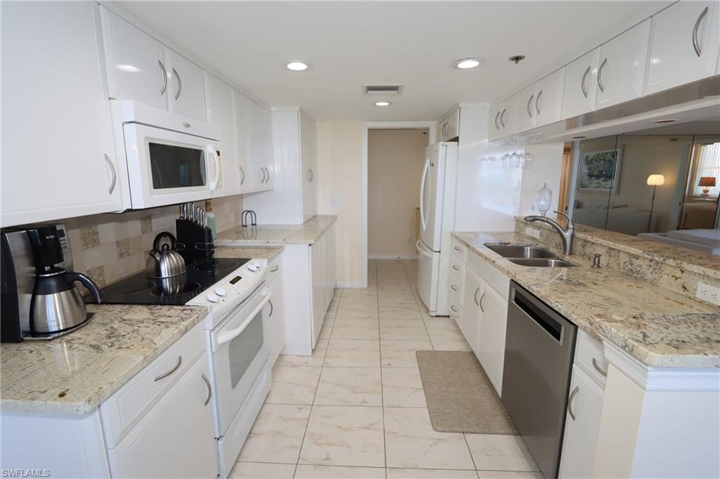 ST NICOLE - Residential Lease