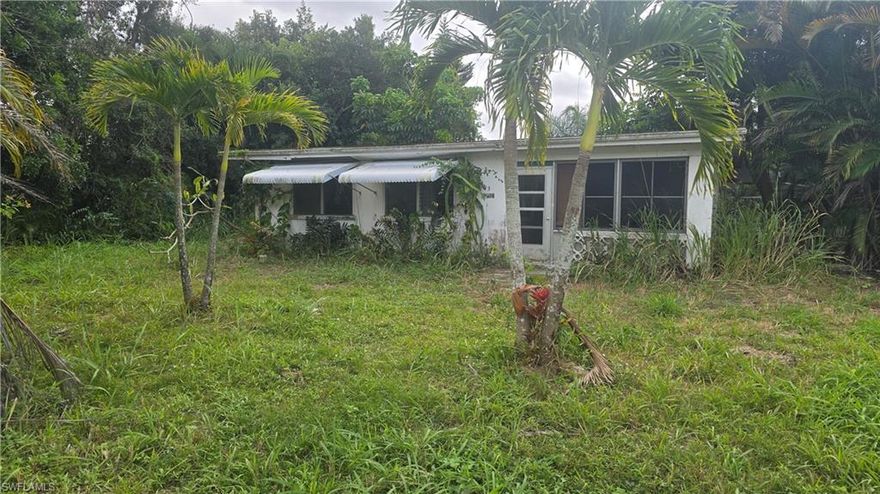 Attention Investors!! Looking for a fix and flip or a rental or looking for a personal home that you can put your own personal touches to, this 1 Bedroom plus Den, 2 Bath Home is a great investment opportunity. This property offers a in ground pool with a lot of potential! The home sits on a double (1/4 acre) lot, needs work but is priced around lot value. Seller is open to financing with the right terms.