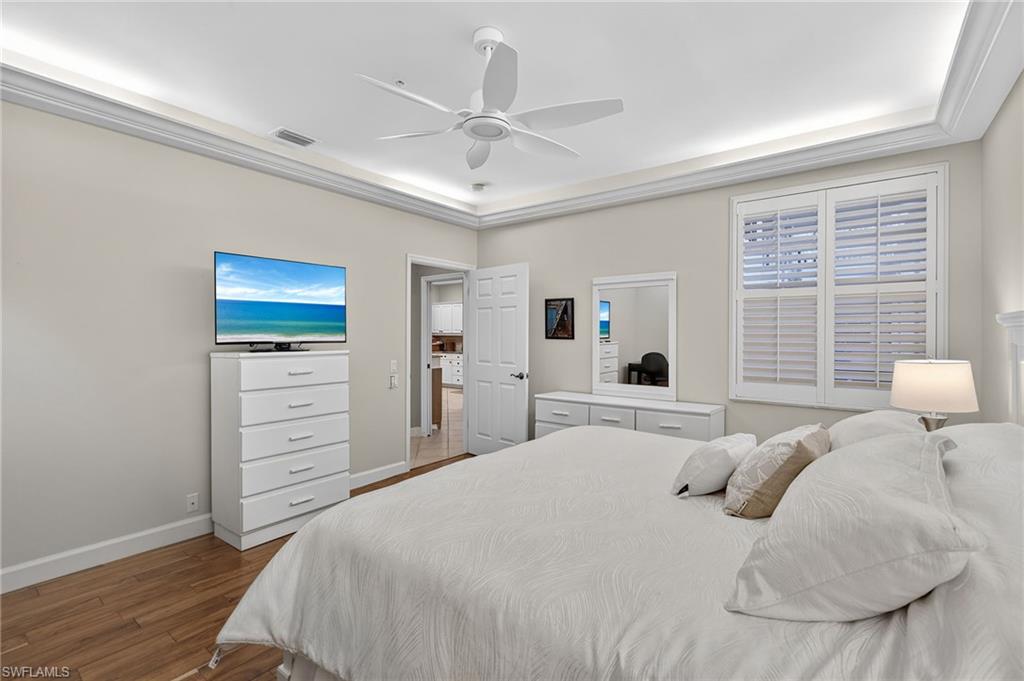 SUTTON WALK - Residential