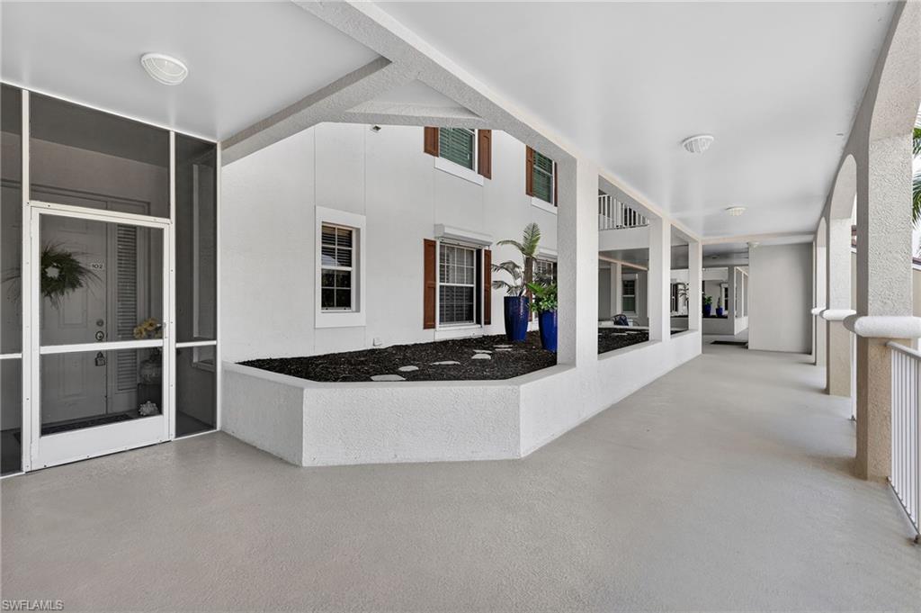 SUTTON WALK - Residential